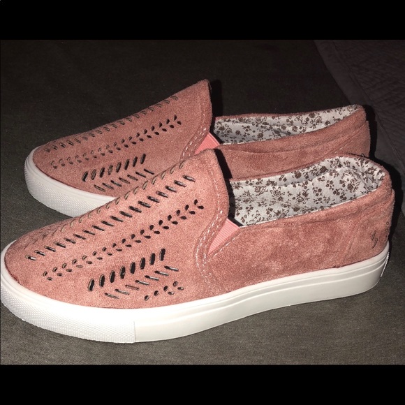 Light mauve pink shoes. Size 7-7.5 - Picture 2 of 3